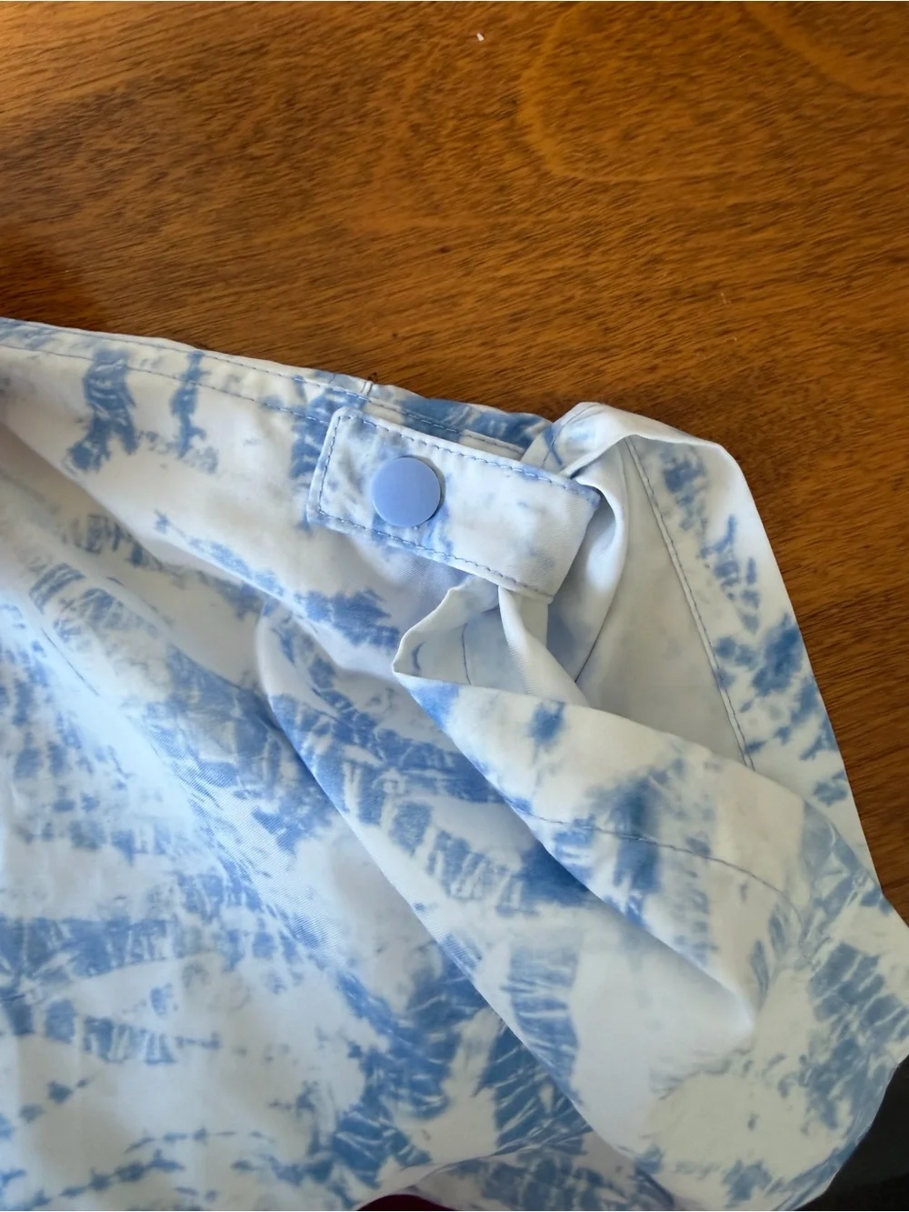 The North Face girls Amphibious Tie-Dye Adjustable Shorts Size L